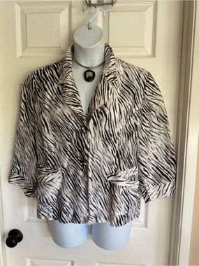 CHICO’S…linen jacket